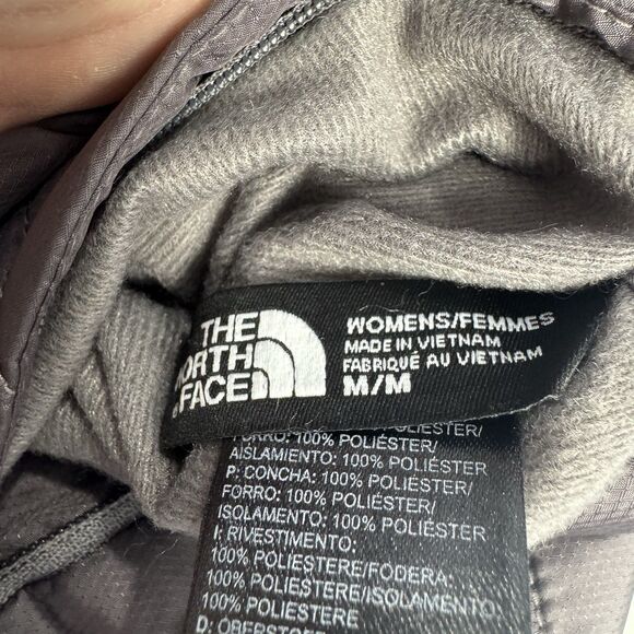 NEW The North Face Womens Mossbud Insulated Reversible Vest Medium Zip Pockets - Picture 8 of 11